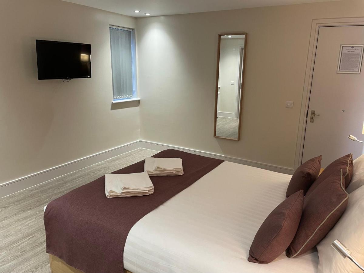 Holtwhites Hotel Enfield Buitenkant foto