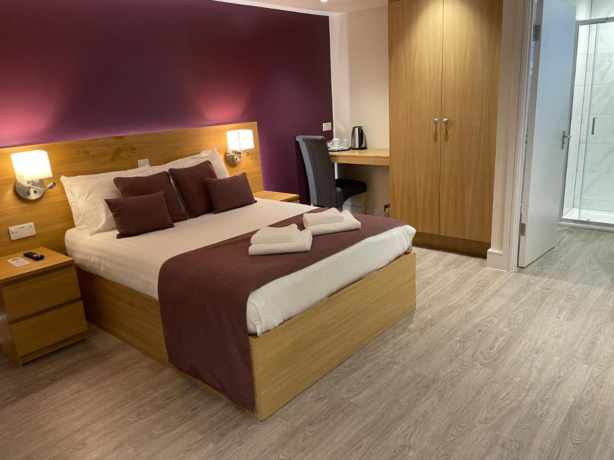 Holtwhites Hotel Enfield Buitenkant foto