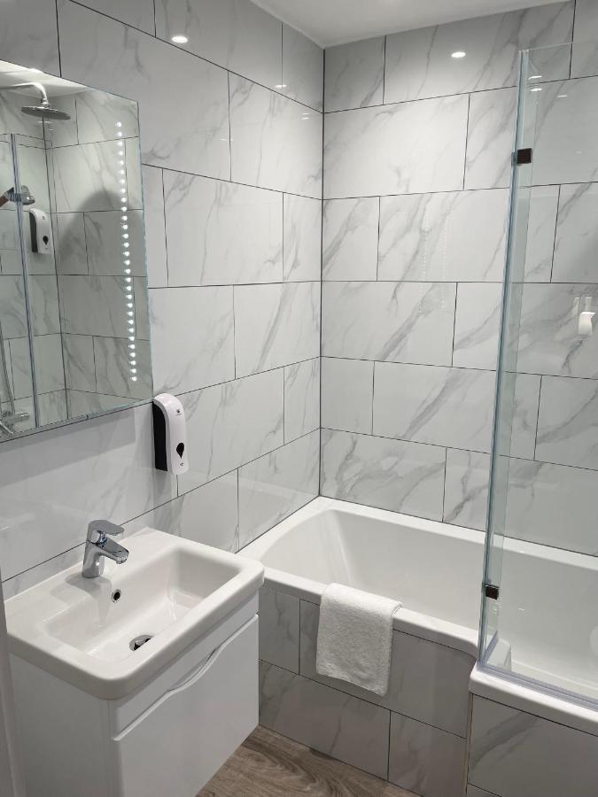 Holtwhites Hotel Enfield Buitenkant foto