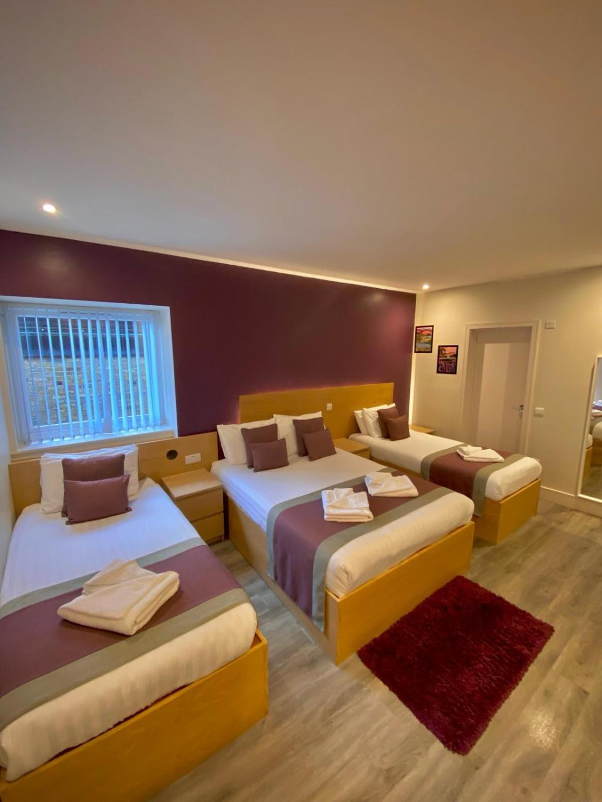 Holtwhites Hotel Enfield Buitenkant foto