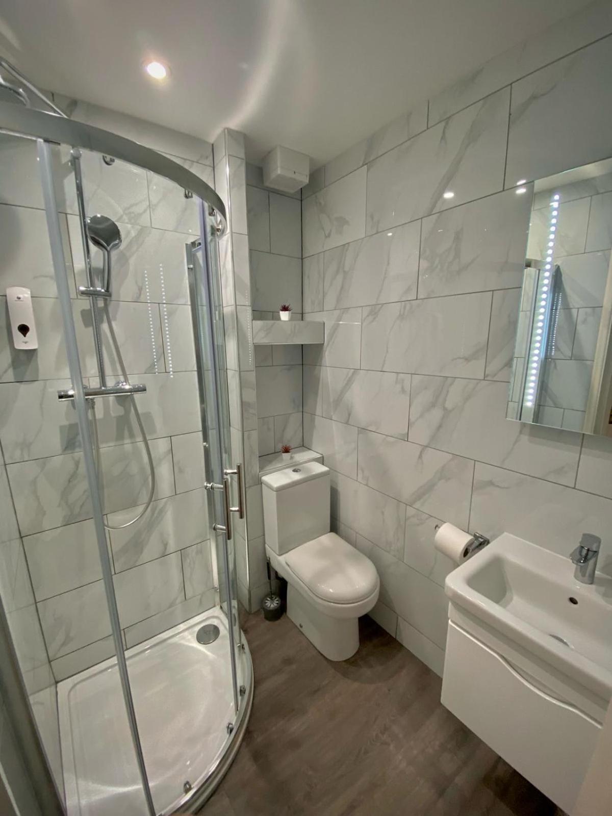 Holtwhites Hotel Enfield Buitenkant foto